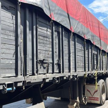 Rescata INM a 303 personas migrantes hacinadas en cajas secas de un tractocamión