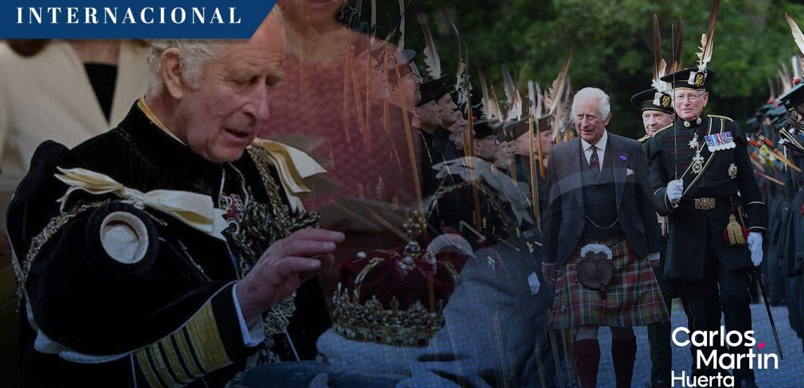Carlos III recibe Honores de Escocia, su segunda coronación