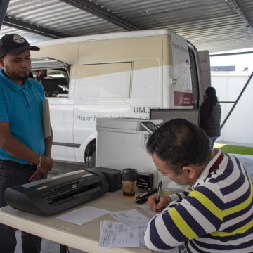 Con unidades móviles, SMT facilita trámite de licencias mercantiles al sector empresarial