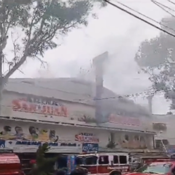 Se registra incendio en la Arena San Juan de Neza; deja dos muertos
