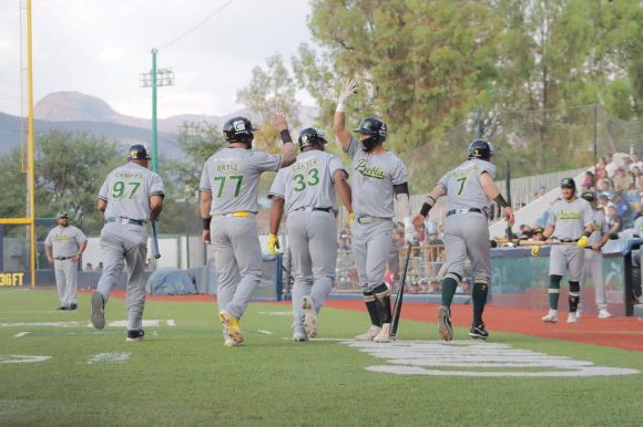 Los Pericos sacaron la escoba y barrieron los Bravos en León