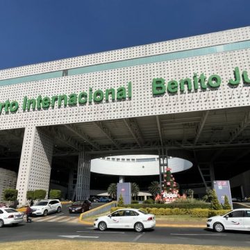 Por caída de ceniza del Popocatépetl se han cancelado 22 vuelos en el AICM