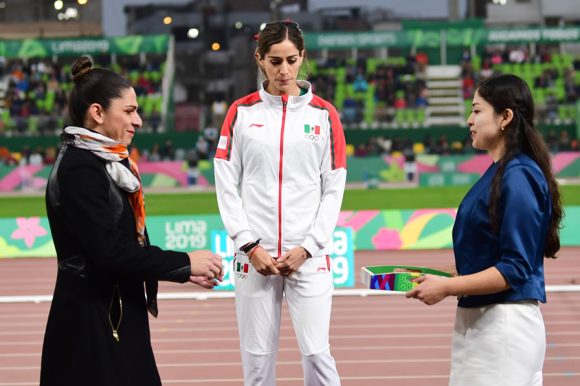Paola Morán rompe récord nacional de atletismo en 400 metros