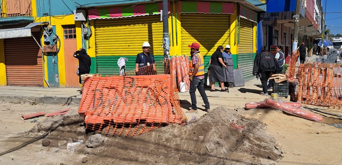 Pide Eduardo Rivera a empresas que realizan obras en el Centro Histórico cumplan con la señalética de seguridad