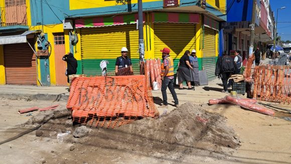 Pide Eduardo Rivera a empresas que realizan obras en el Centro Histórico cumplan con la señalética de seguridad