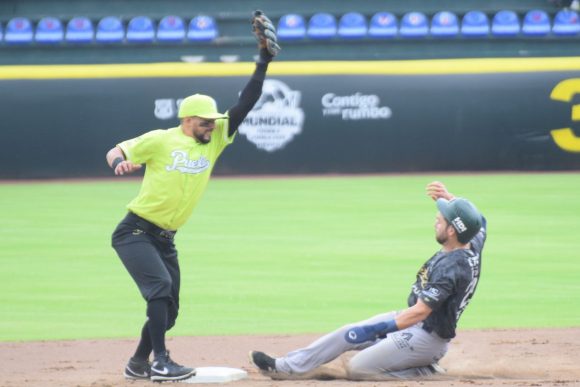 Los Bravos rescatan el tercero de la serie ante los Pericos de Puebla