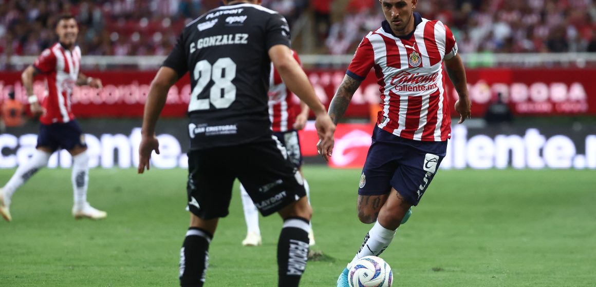 Las Chivas le pegan al Necaxa y suman su tercer triunfo consecutivo