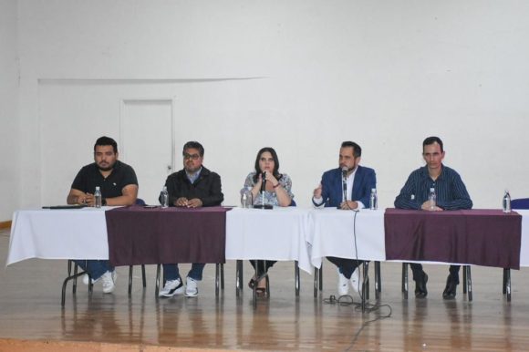 Presentan remodelación a locatarios del mercado “Domingo Arenas”