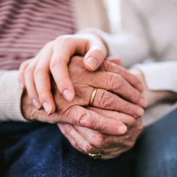Muere matrimonio con diferencia de 4 horas tras pasar 80 años juntos