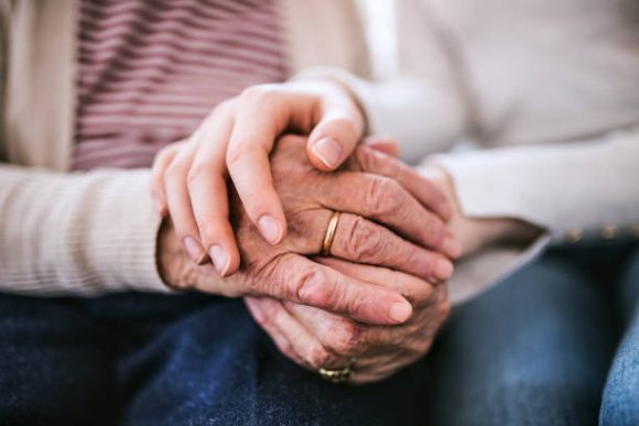 Muere matrimonio con diferencia de 4 horas tras pasar 80 años juntos