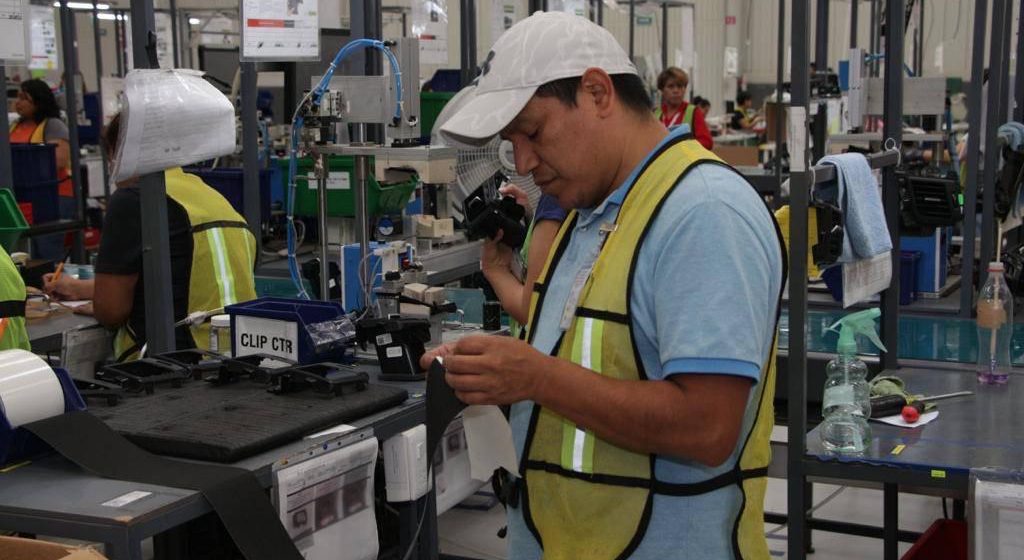 Crece empleo y remuneraciones de industria manufacturera en Puebla