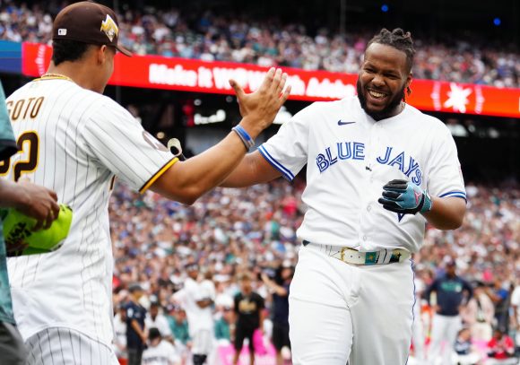 Vladimir Guerrero se corona en el Derby de Cuadrangulares al superar a Randy Arozarena