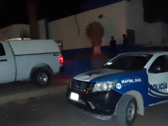 En Durango, niña muere tras recibir descarga eléctrica, mientras cargaba su celular