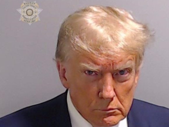 Se publica imagen de Donald Trump detenido