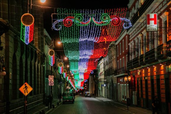 Antros podrían tener “noche libre” durante festividades patrias en Puebla 