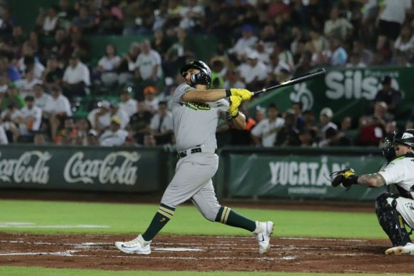 Pericos de Puebla se lleva el primero de la serie con Leones de Yucatán