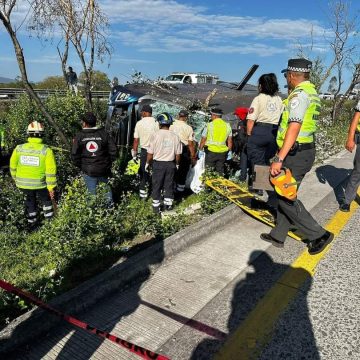 Accidente de autobús en la México-Querétaro deja siete muertos