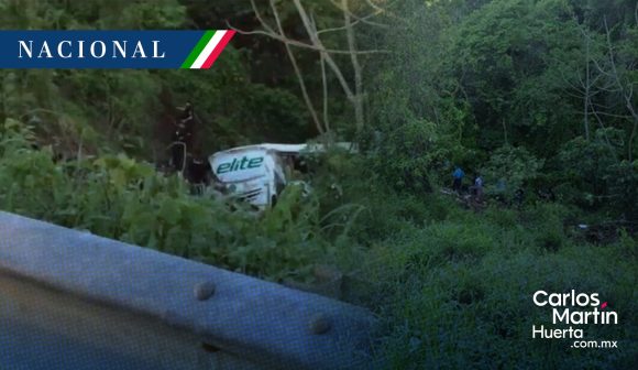 Autobús cae a barranco en Nayarit; reportan 15 muertos