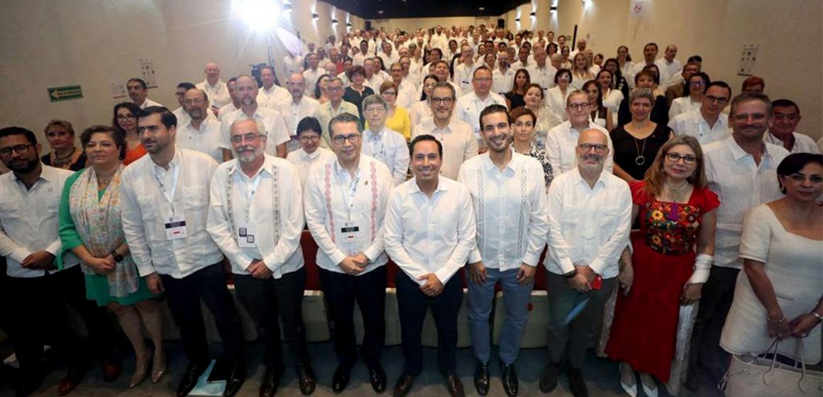 Participa Cedillo Ramírez en el Encuentro Nacional de Rectores Universia 2023