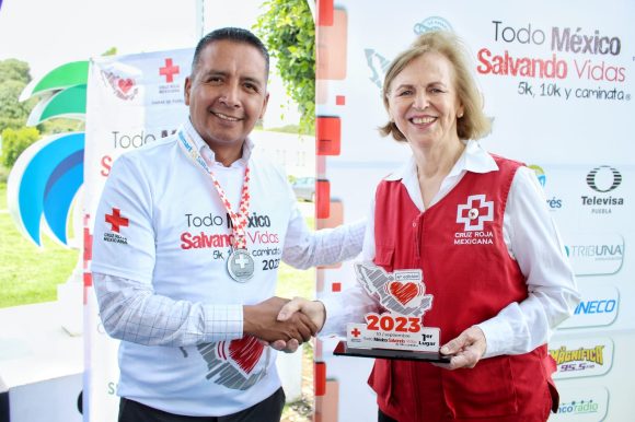 Presentan la Playera y la Medalla de la Cuarta Carrera “Todo México Salvando Vidas 2023”