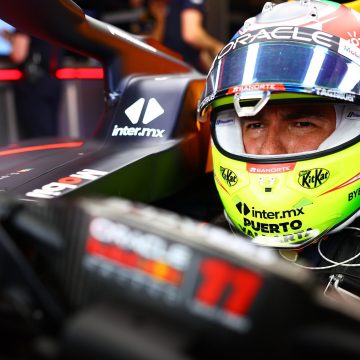 Checo Pérez fuera del podio por penalidad en GP de Países Bajos