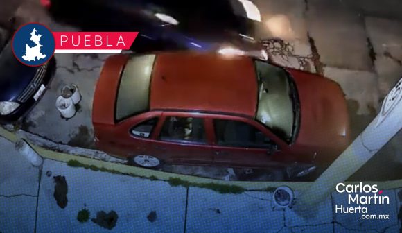 Conductor choca contra vehículo estacionado en Infonavit La Rosa