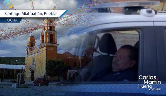 Director de la Policía Municipal de Miahuatlán es captado durmiendo en patrulla