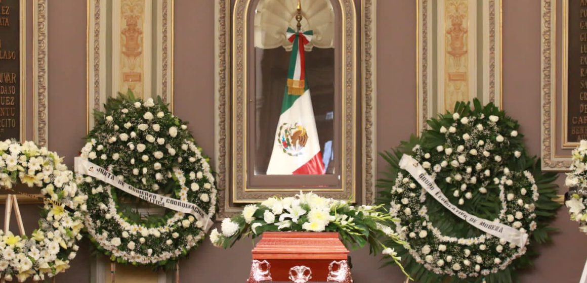 Realizan homenaje póstumo a Aurora Sierra en el Congreso de Puebla