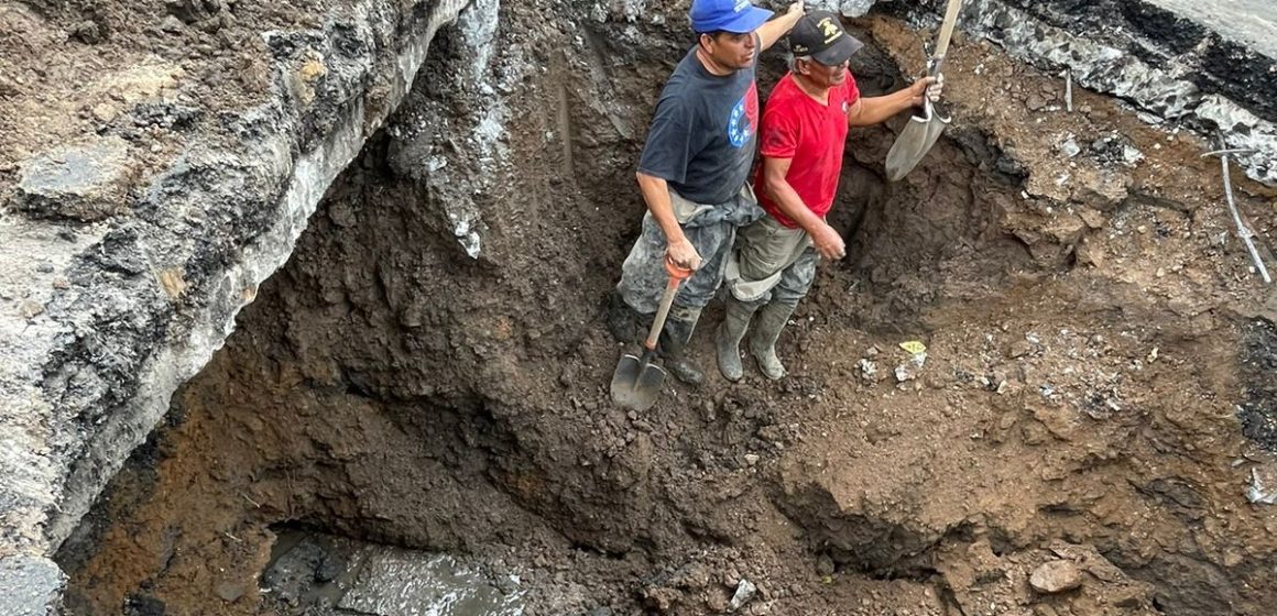 Aparece socavón en la colonia Roma