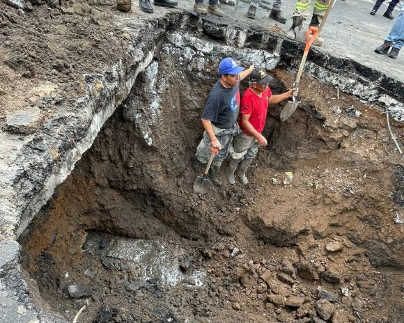 Aparece socavón en la colonia Roma