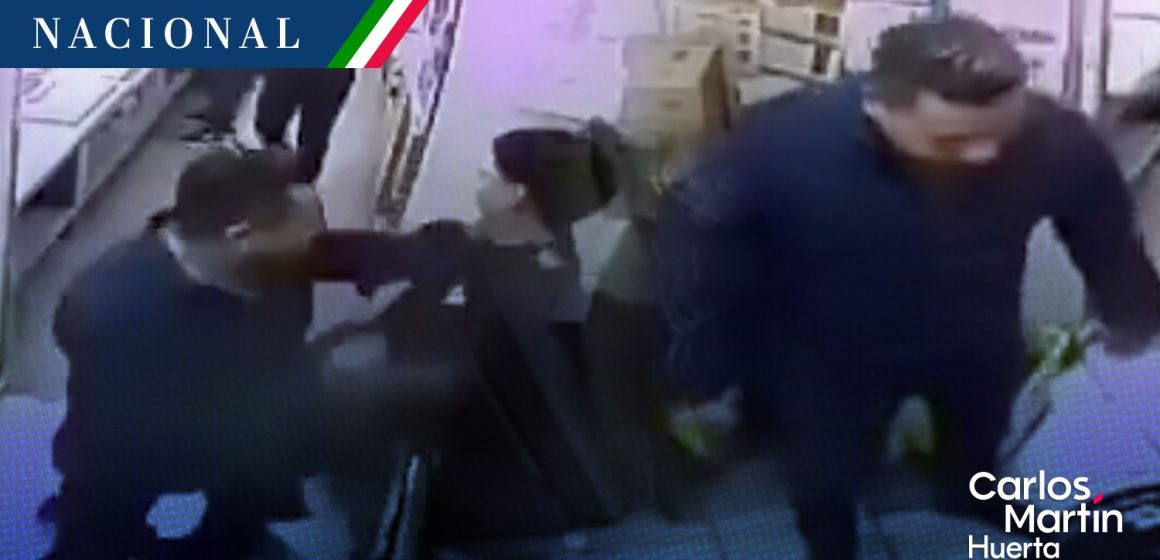 (VIDEO) Hombre da golpiza a empleado de Subway por no atenderlo rápido