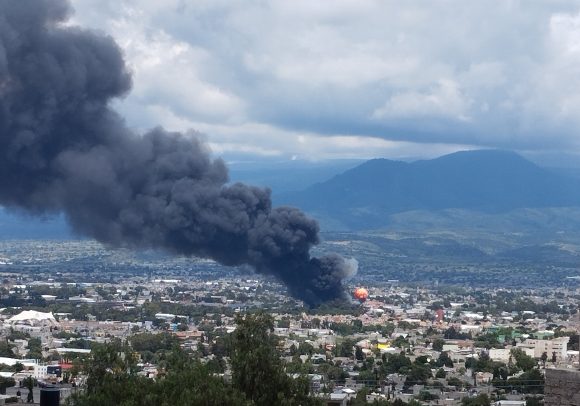 Incendio fábrica -Chicoloapan (VIDEO) Se registra fuerte incendio en fábrica de químicos en Chicoloapan