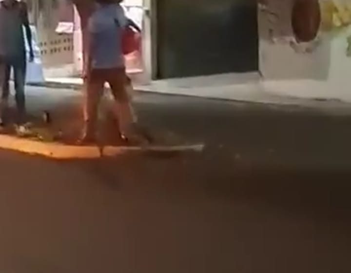 Hombre ahorca a perro en plena vía pública en Tarímbaro