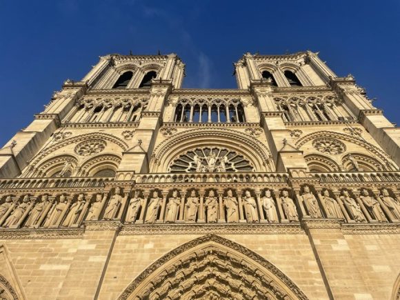 Muere en accidente responsable de la reconstrucción de Notre-Dame