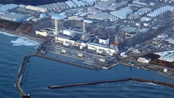 Japón inicia vertido de agua radiactiva de Fukushima