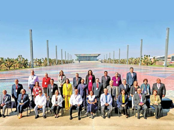 Se repartirán los libros de texto en los estados pese a los errores