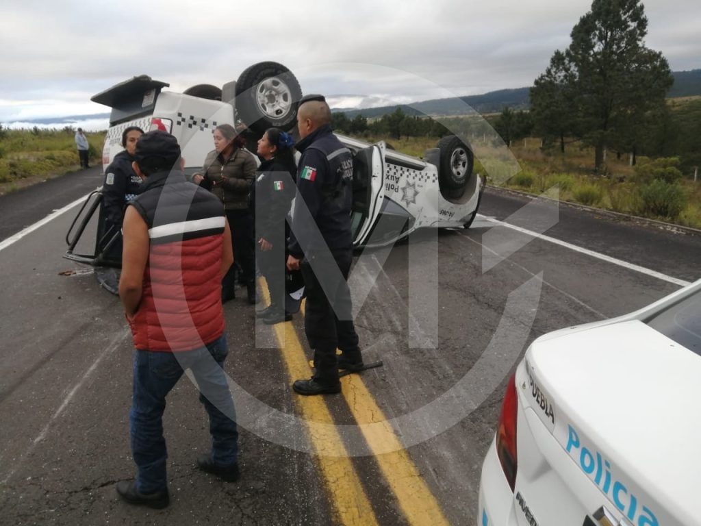 Volcadura patrulla Policia Auxiliar 3