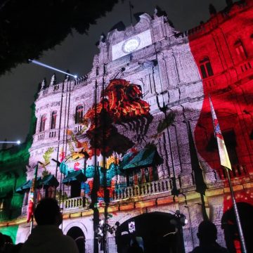 Inician proyecciones del videomapping ‘México: Valentía y Tradición’