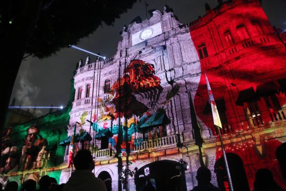 Inician proyecciones del videomapping ‘México: Valentía y Tradición’