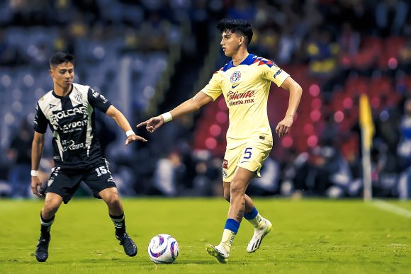 amenec El América sufrió, pero venció al Necaxa en el Estadio Azteca