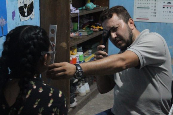 Voluntariado del Congreso del Estado lleva a cabo Jornada de Salud Visual en Izúcar de Matamoros