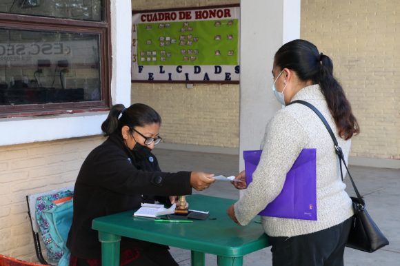 Queda prohibido condicionar ingreso de estudiantes por pago de cuotas: SEP