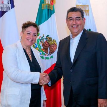 Sostiene Sergio Salomón reunión con Beatriz Sánchez Muñoz, embajadora de Chile en México