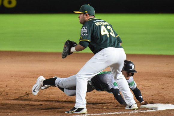 Los Generales blanquearon a Pericos y empataron la serie en el Hermanos Serdán