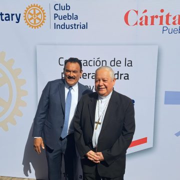 Arzobispo de Puebla, encabezó ceremonia de colocación de la primera piedra del proyecto “Salud al Alcance de Todos”