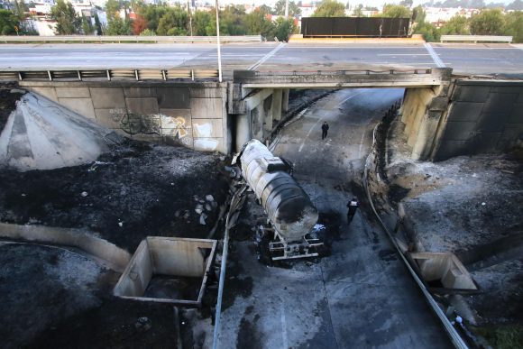Empresas responsables de explosión en Periférico cubrirá los gastos del reforzamiento del puente