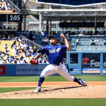 Julio Urías sumó su décima victoria de la campaña en el triunfo de los Dodgers