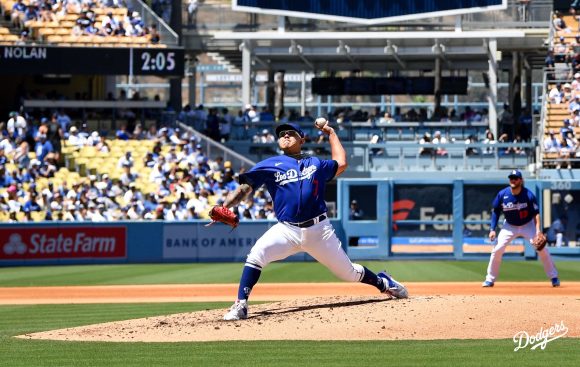 Julio Urías sumó su décima victoria de la campaña en el triunfo de los Dodgers