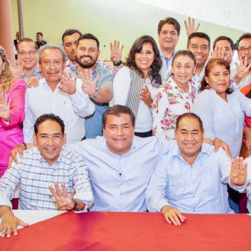 Julio Huerta se reúne con liderazgos de la zona de Tepeaca