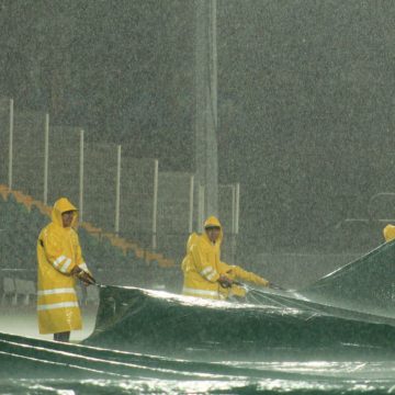 Suspenden nuevamente tercer juego de la serie entre Pericos y Leones por lluvia